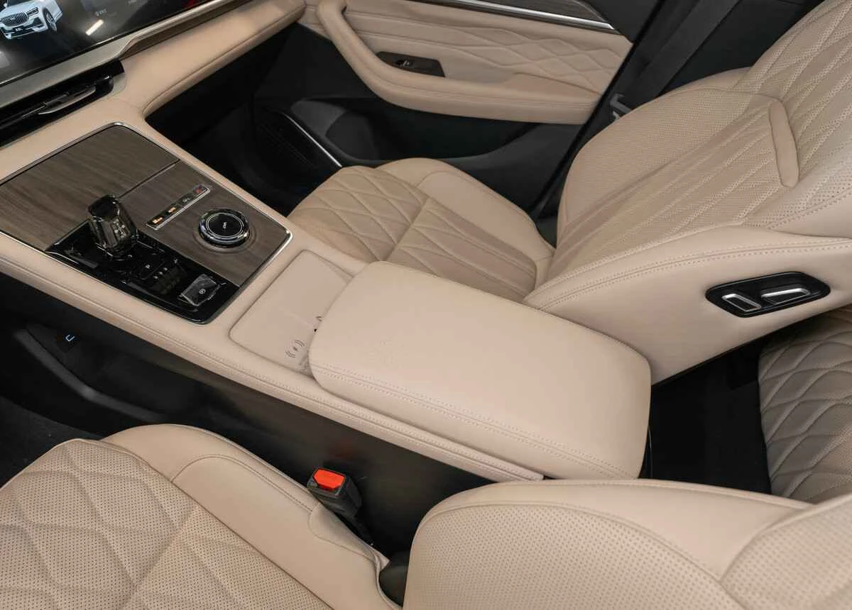 Geely Monjaro (Xingyue L)